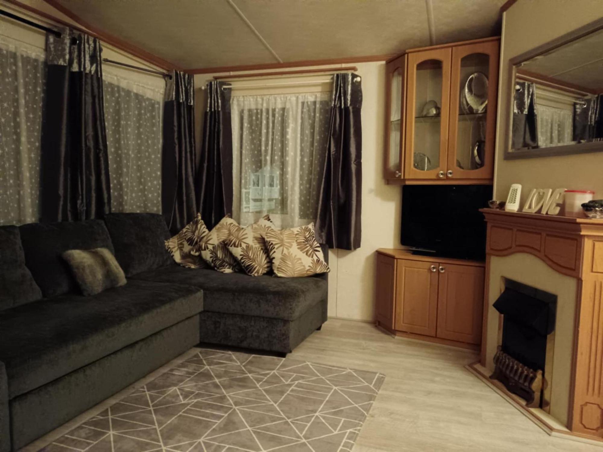 Lovely 3 Bedroom 8 Berth Caravan In Rhyl Exterior foto